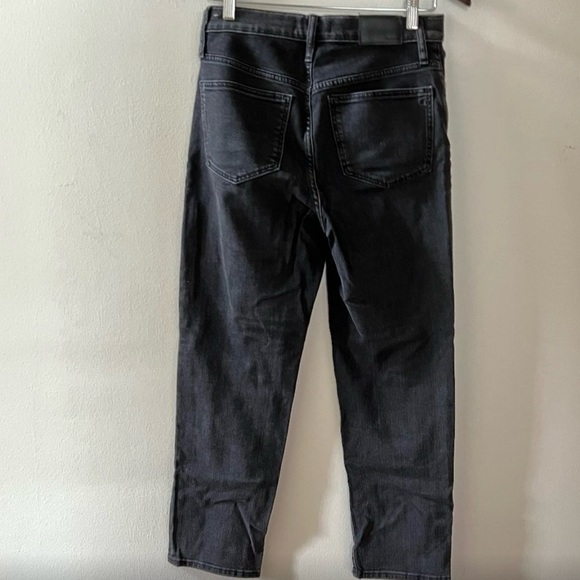 EUC Madewell Classic Straight in Lunar Wash Size US 26 (US 2, XS equivalent). - Picture 5 of 7